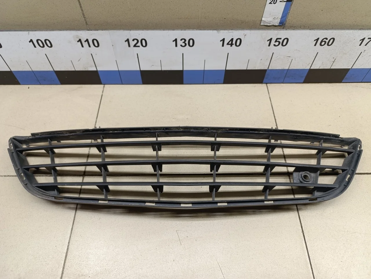 Решетка в бампер центральная Corsa D 2006-2015