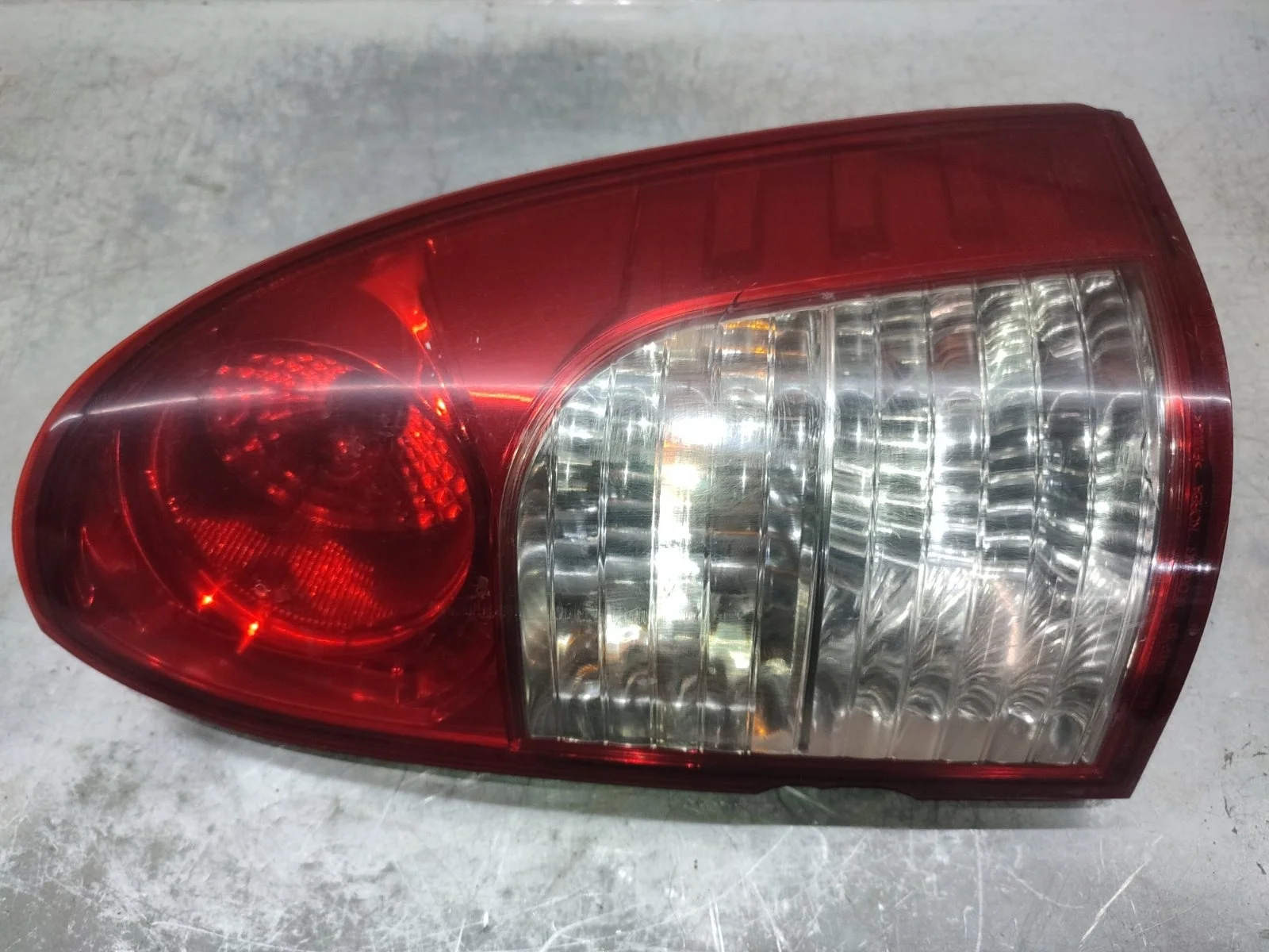 Фонарь SsangYong Actyon Sports 2007 Q100