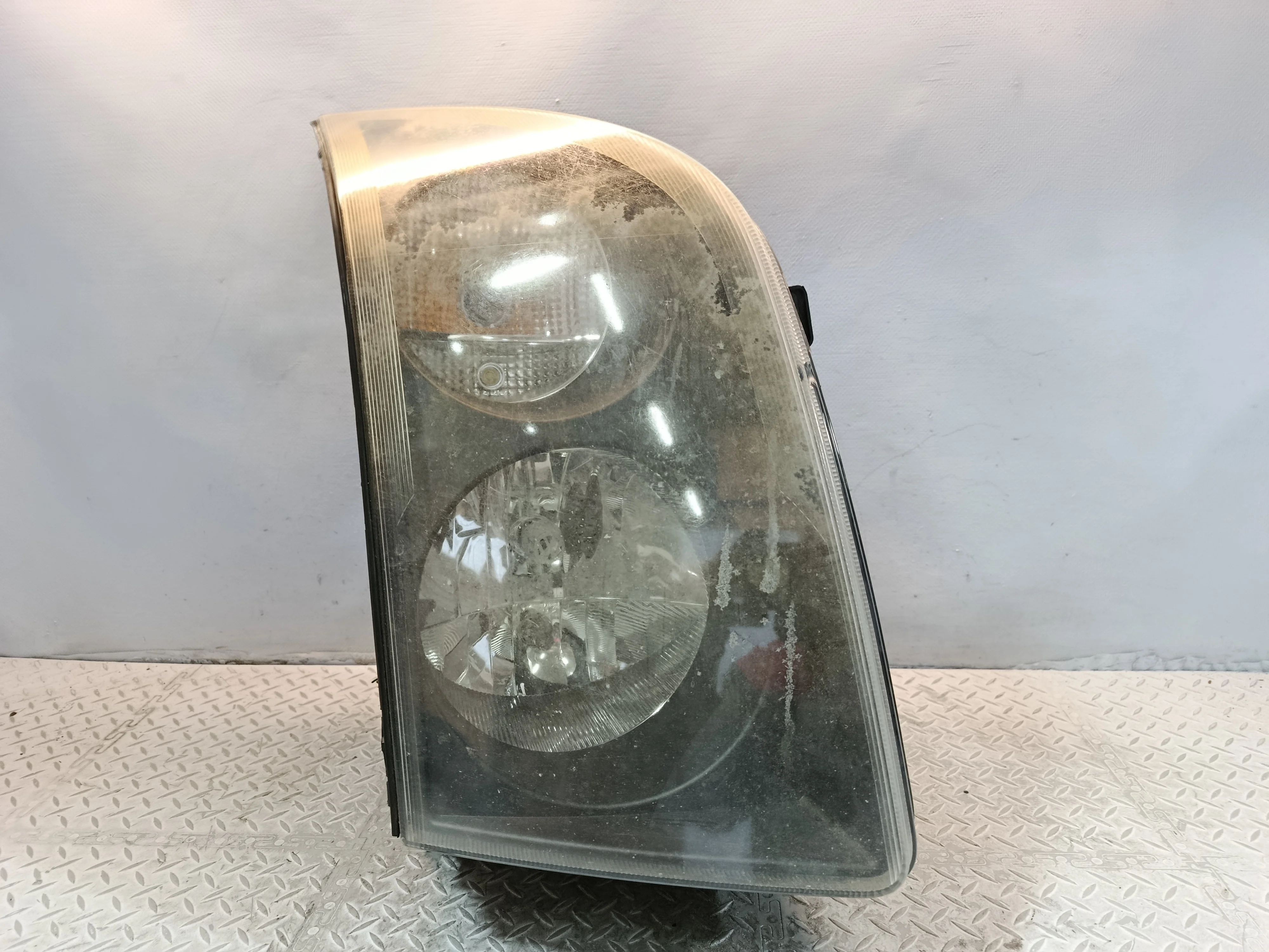 ФАРА VOLKSWAGEN ПРАВАЯ 2E1941006  DY1002Z