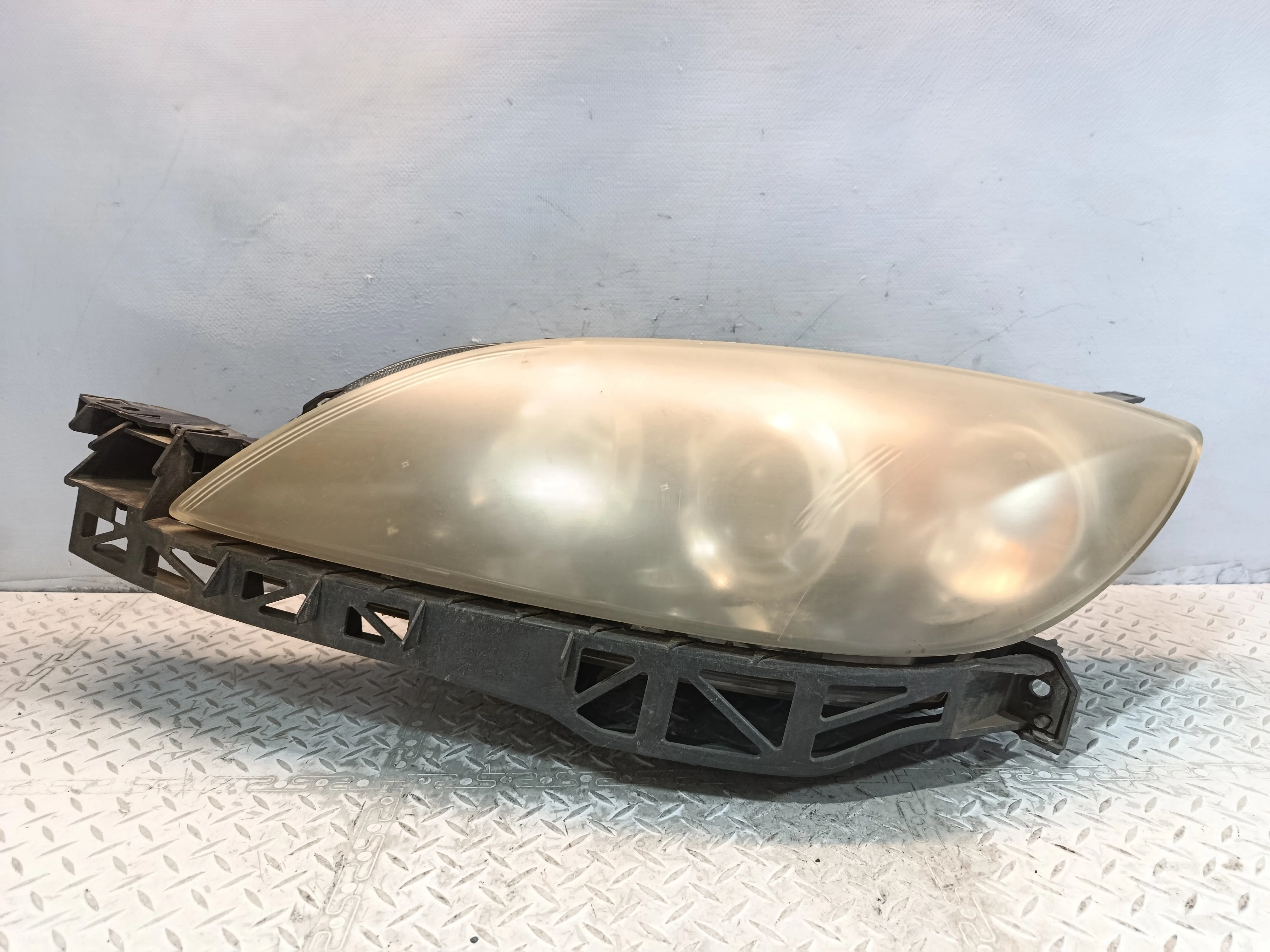 ФАРА MAZDA ЛЕВАЯ BP5E510L0F  KB1491Z