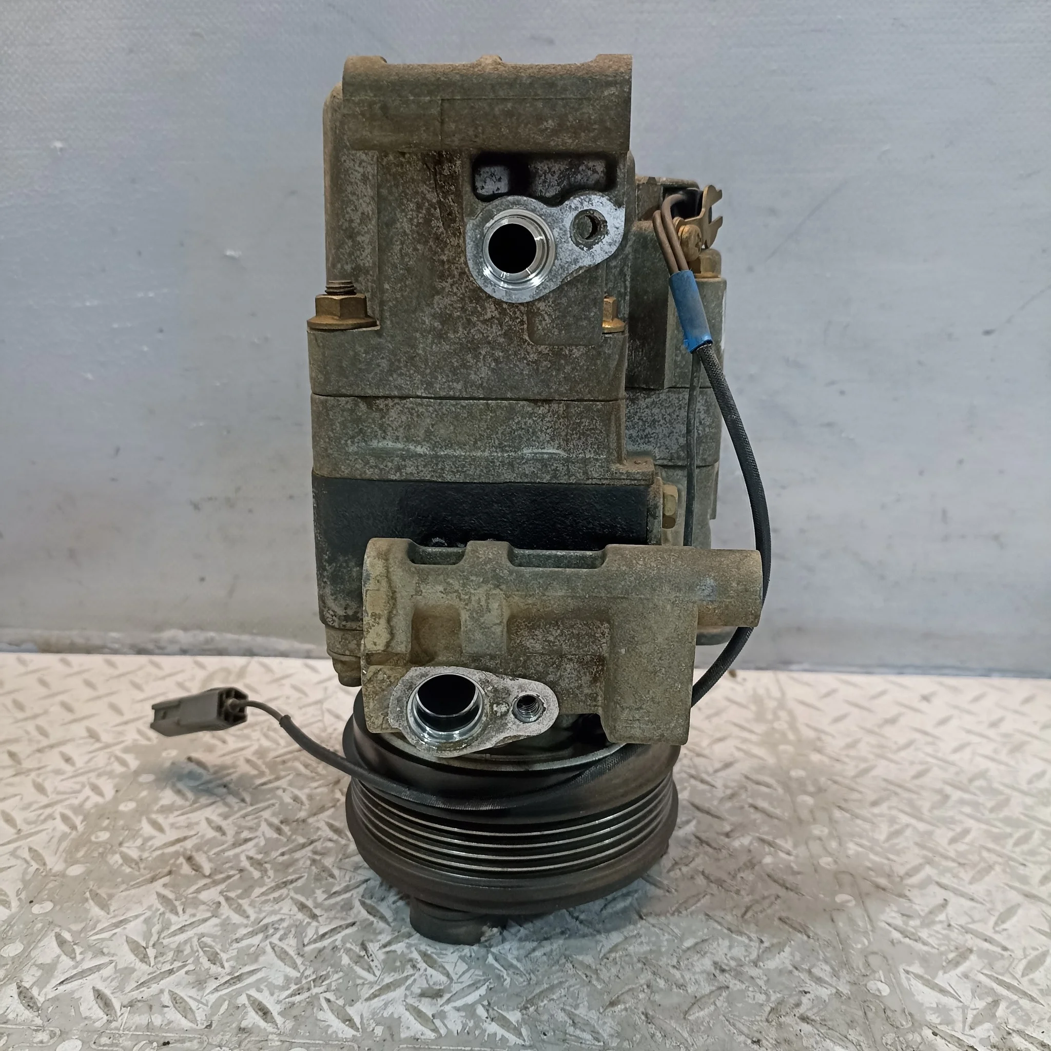 КОМПРЕССОР КОНДИЦИОНЕРА MAZDA C23661450E  D3109