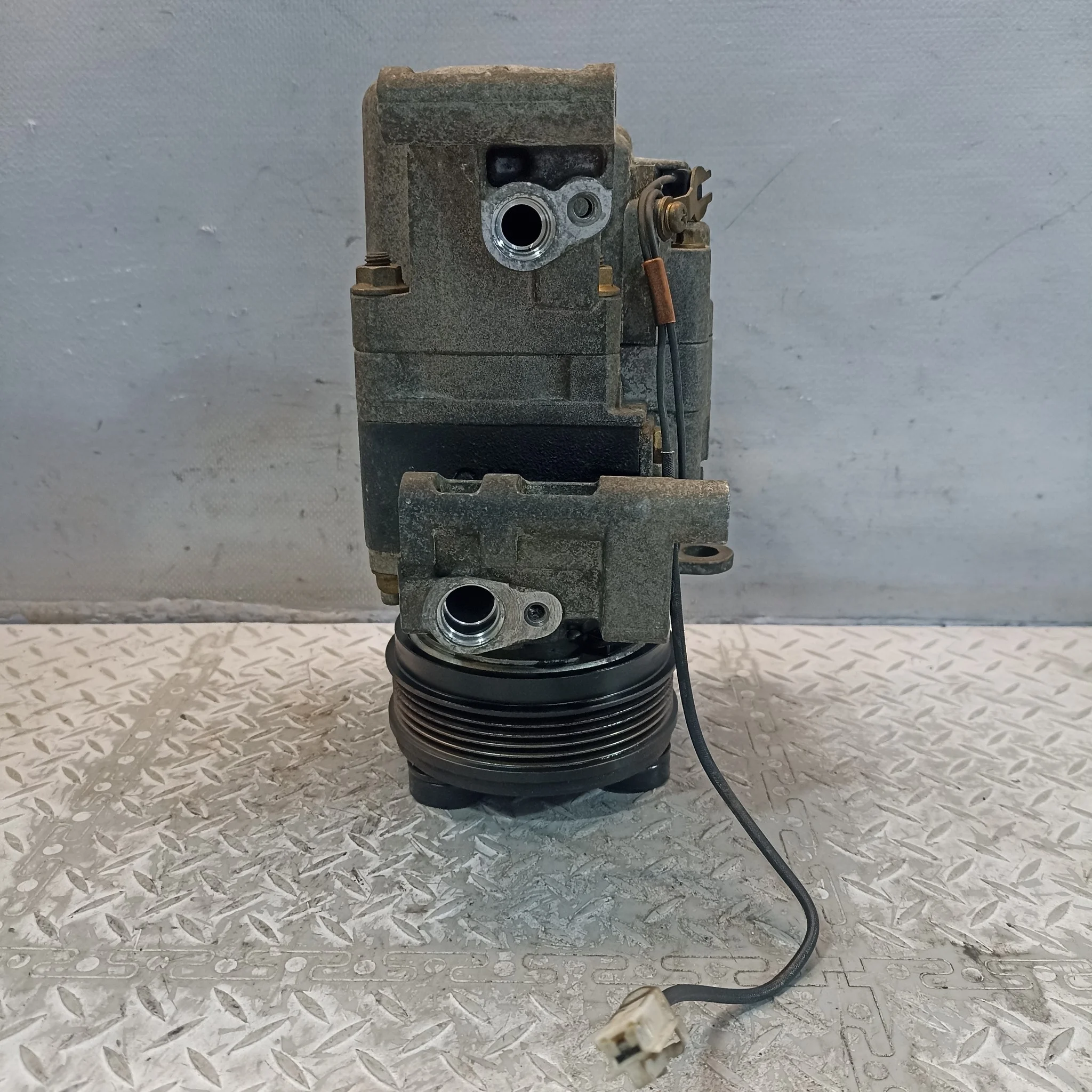 КОМПРЕССОР КОНДИЦИОНЕРА MAZDA C23661450E  D3111