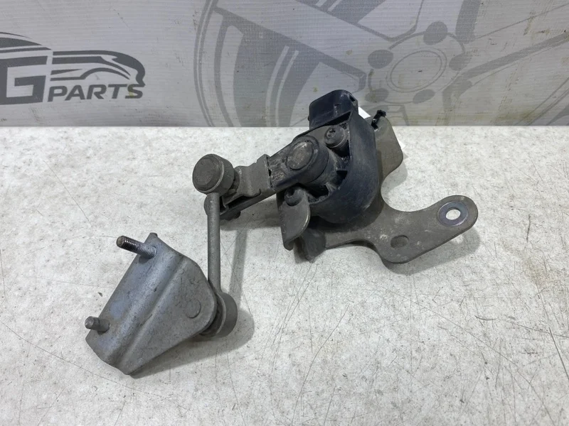 Датчик положения кузова Mercedes-benz CLA C117