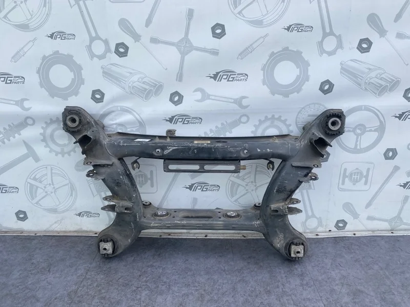 Подрамник задний Mercedes-benz W204