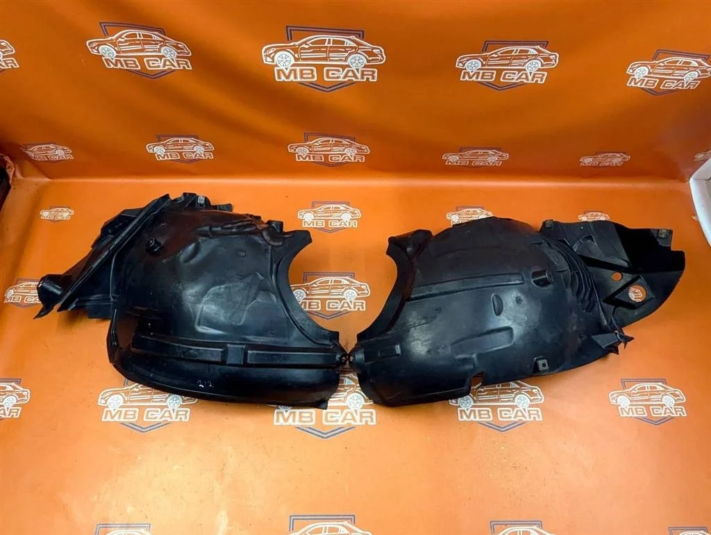 Подкрылок передний правый Mercedes-Benz
