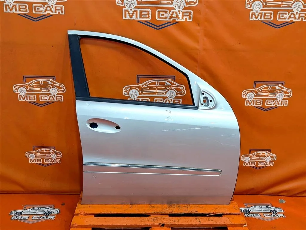 Дверь передняя правая Mercedes-Benz