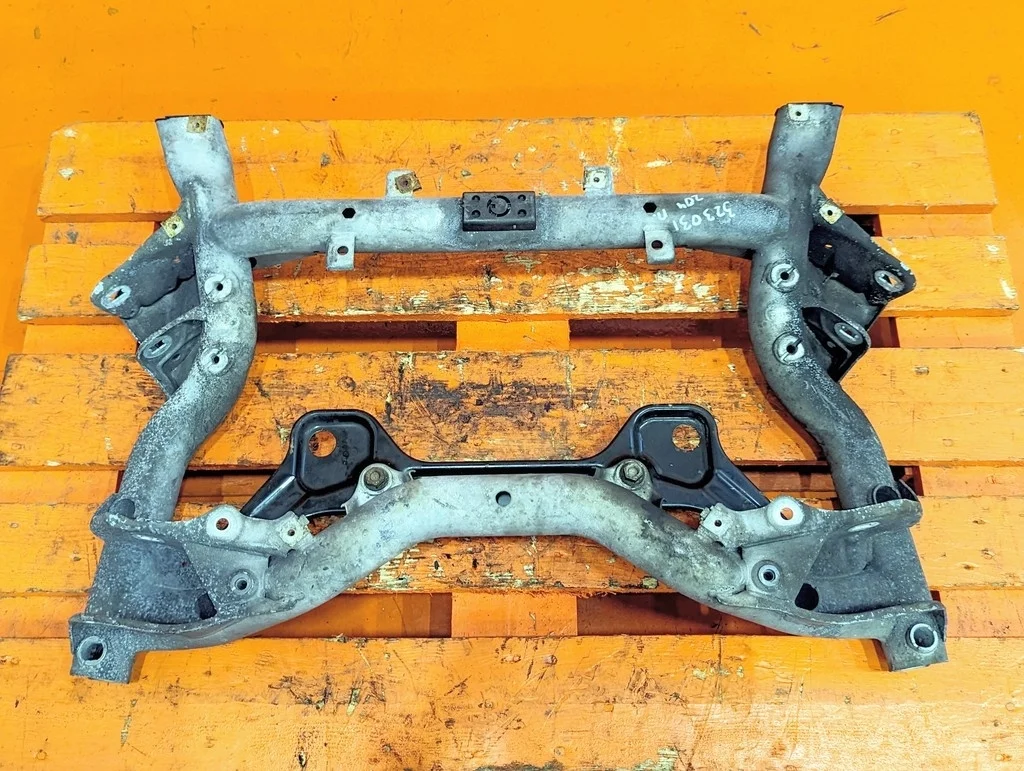 Подрамник передний Mercedes-Benz