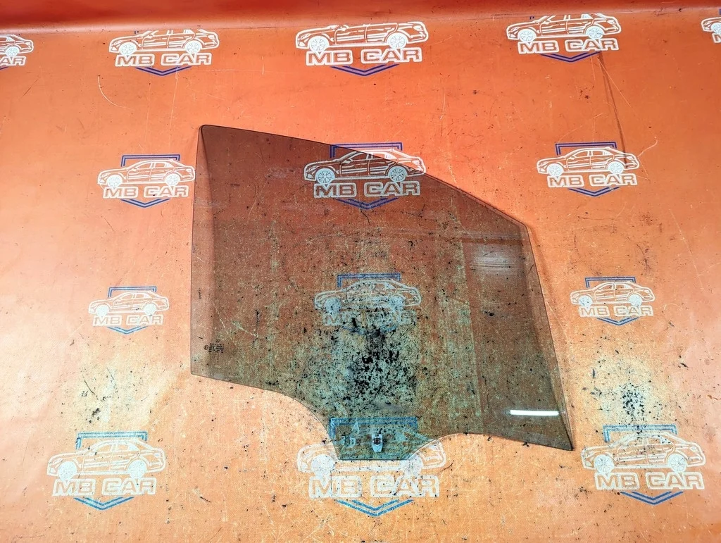 Стекло переднее правое Mercedes-Benz