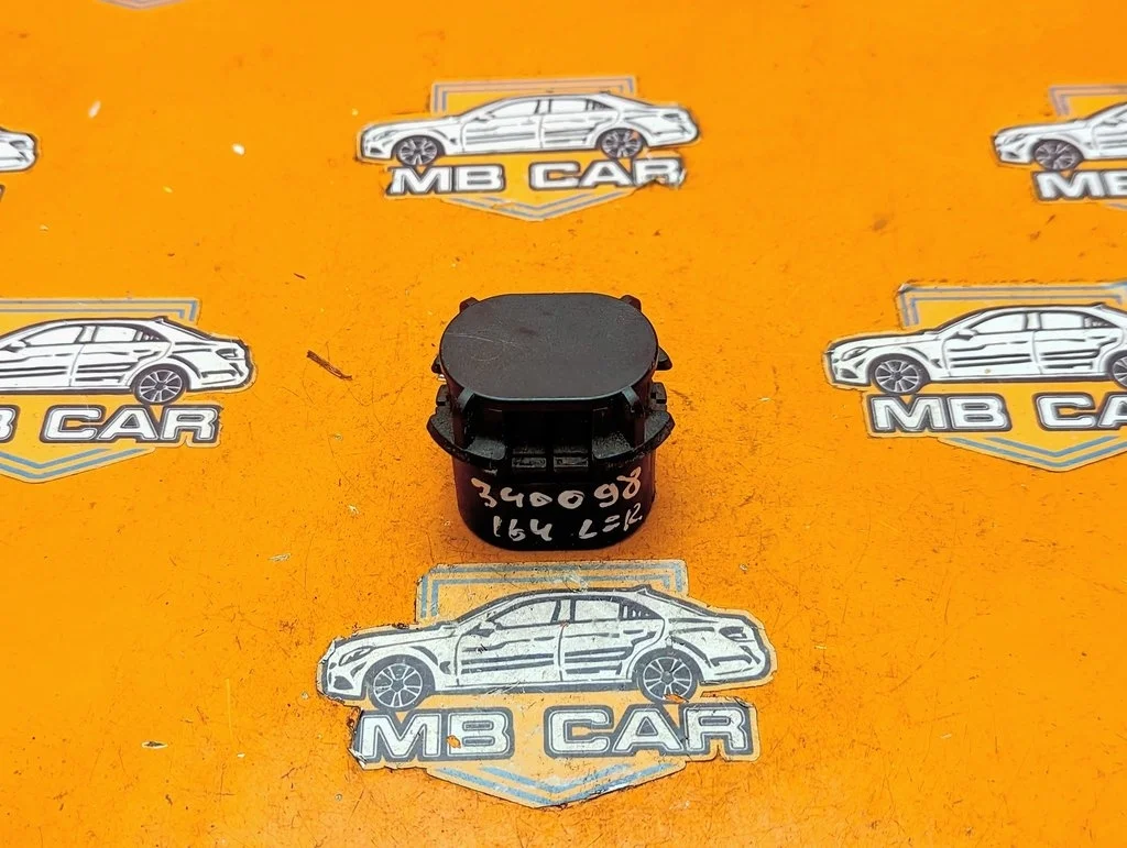 Опора радиатора Mercedes-Benz