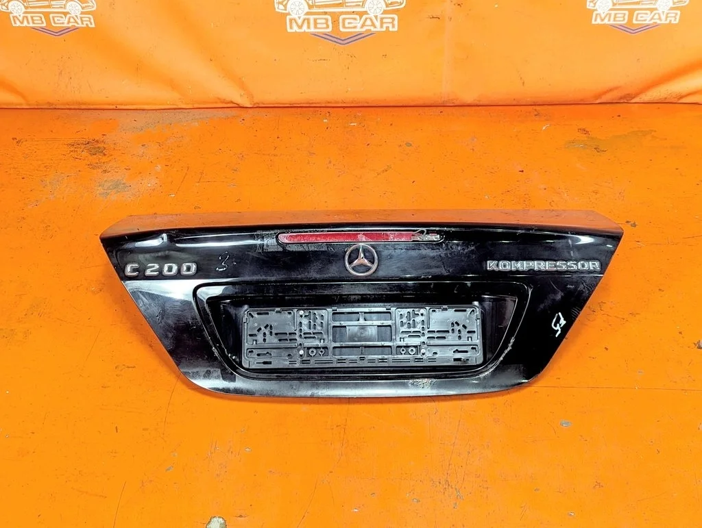 Крышка багажника Mercedes-Benz