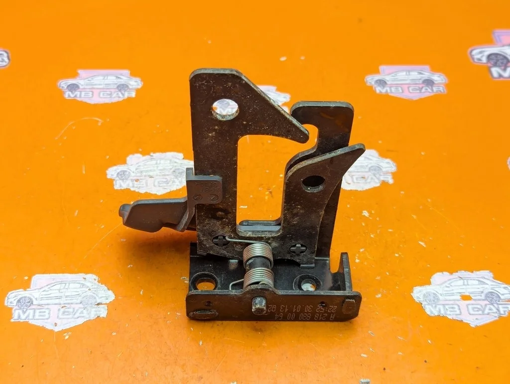 Замок капота Mercedes-Benz