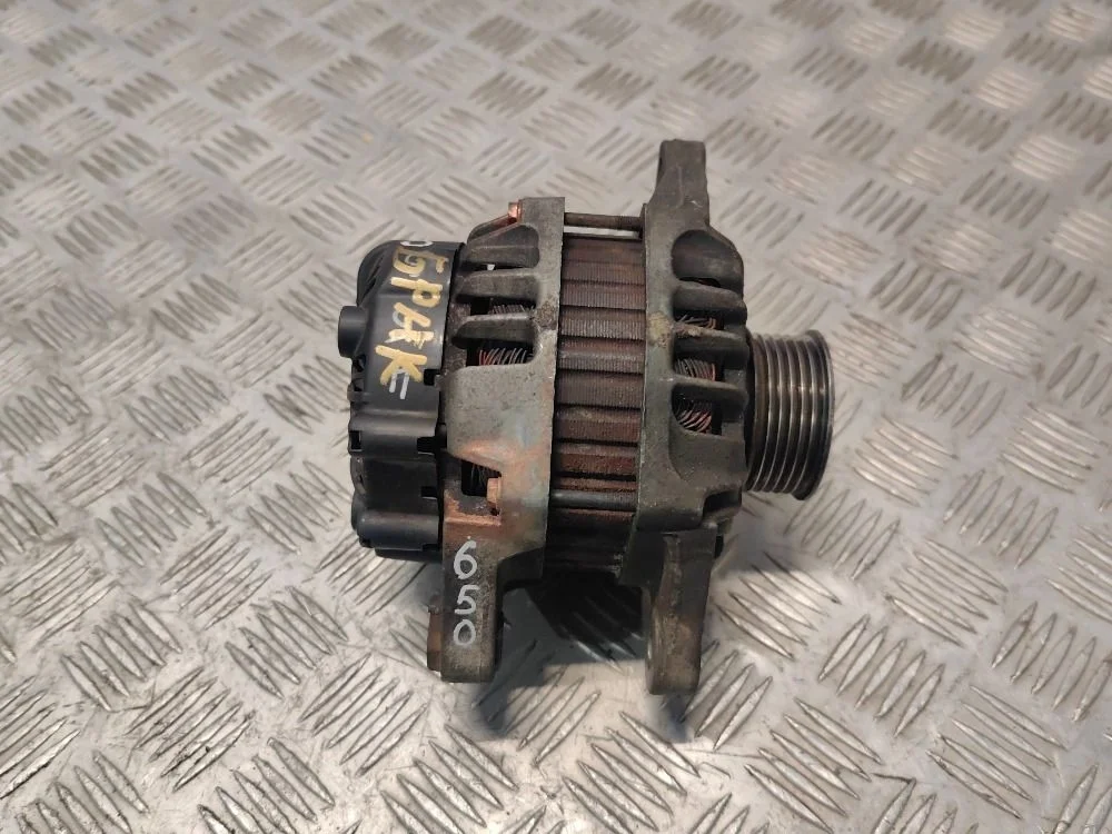 Генератор Hyundai Solaris I на запчасти