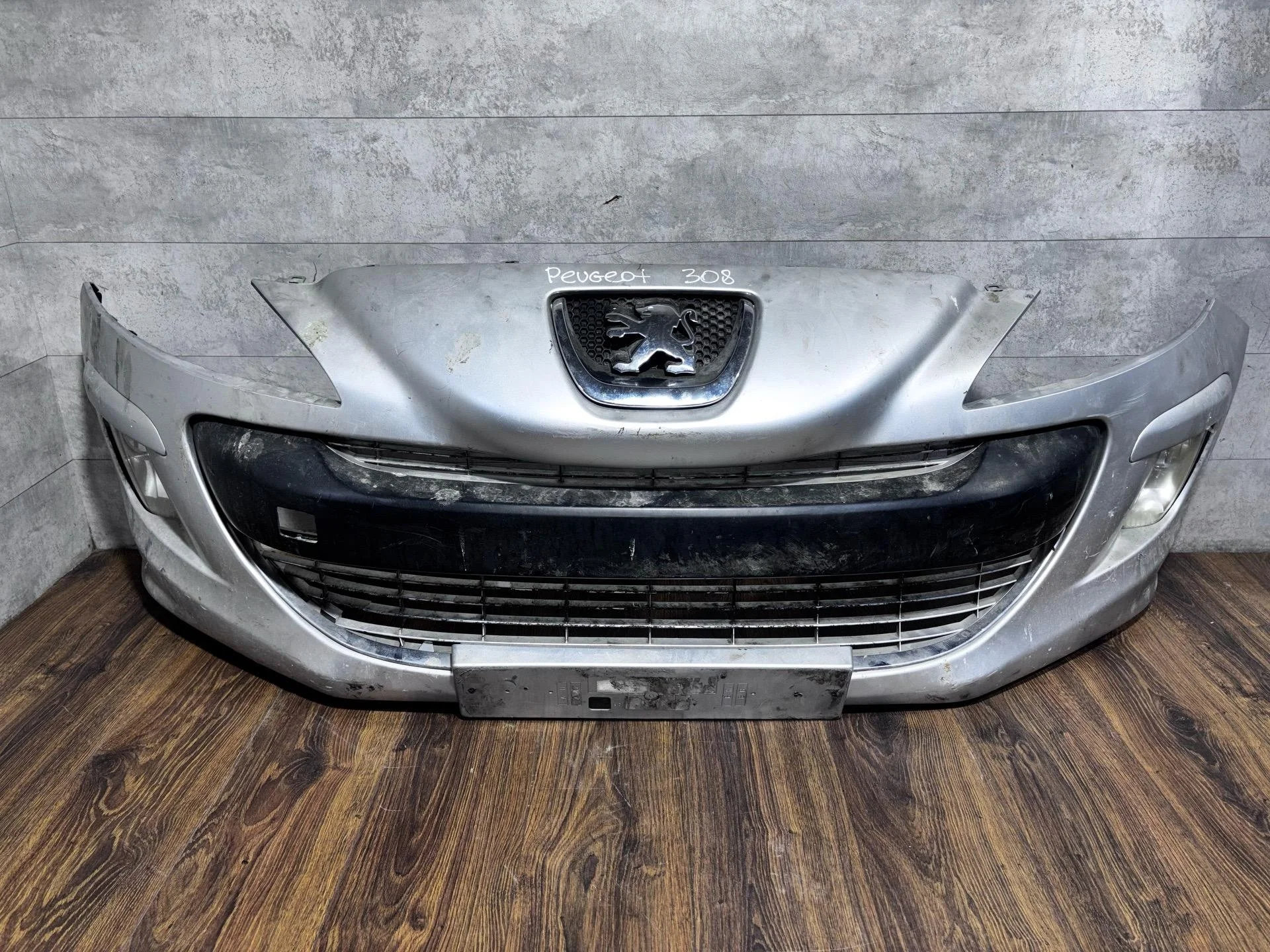 бампер передний Peugeot 308 T7