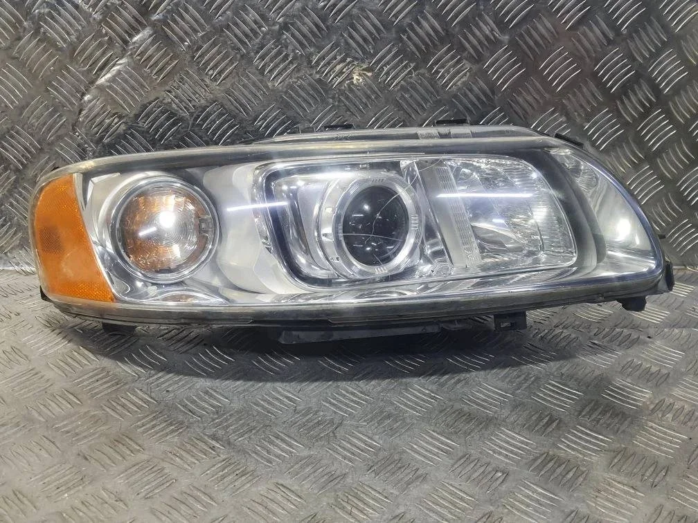 фара правая Volvo S60