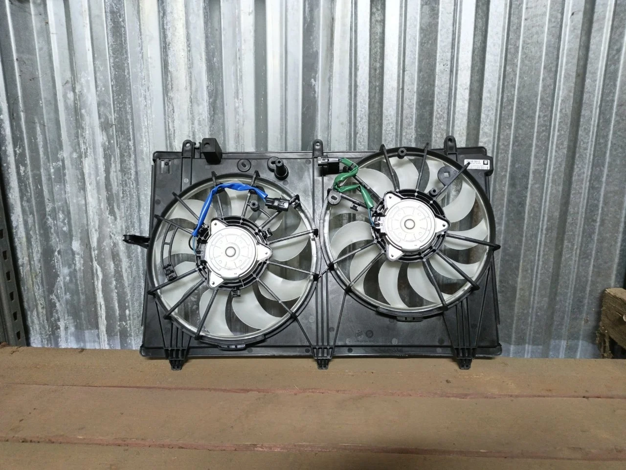 Диффузор вентиляторов в сборе Mitsubishi Outlander 3 2012-2015 1355A379