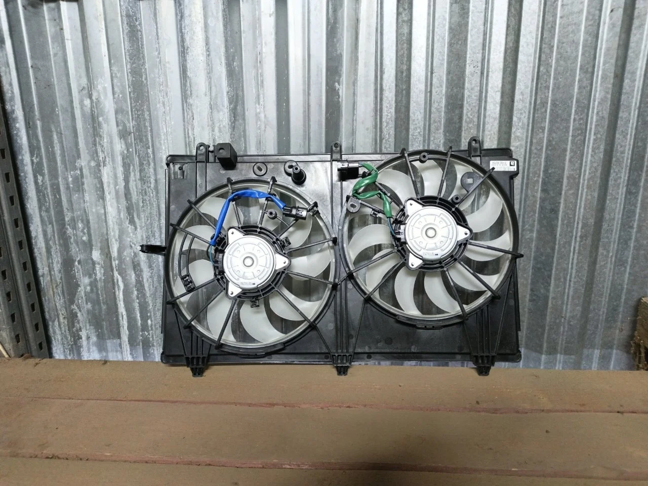 Диффузор вентиляторов в сборе Mitsubishi Outlander 3 2012-2015 1355A379