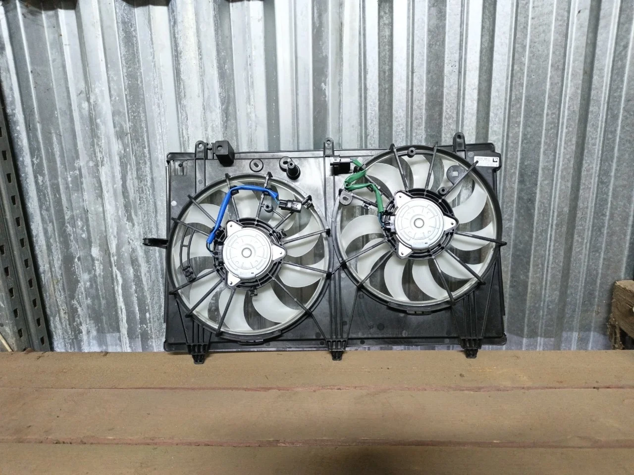 Диффузор вентиляторов в сборе Mitsubishi Outlander 3 2012-2015 1355A379