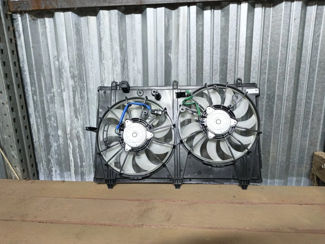 Диффузор вентиляторов в сборе Mitsubishi Outlander 3 2012-2015 1355A379