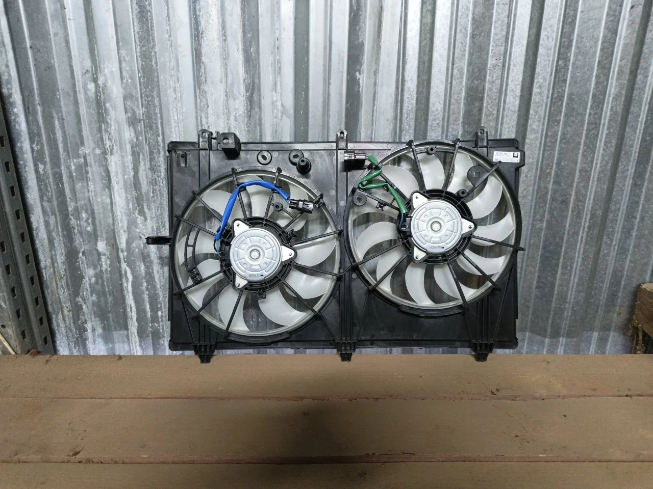 Диффузор вентиляторов в сборе Mitsubishi Outlander 3 2012-2015 1355A379