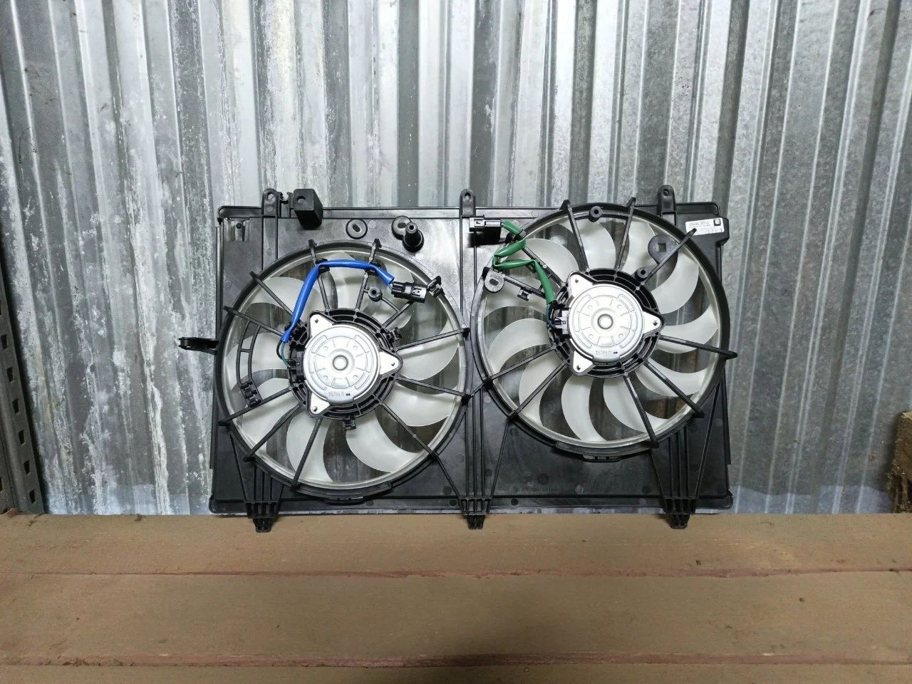 Диффузор вентиляторов в сборе Mitsubishi Outlander 3 2012-2015 1355A379