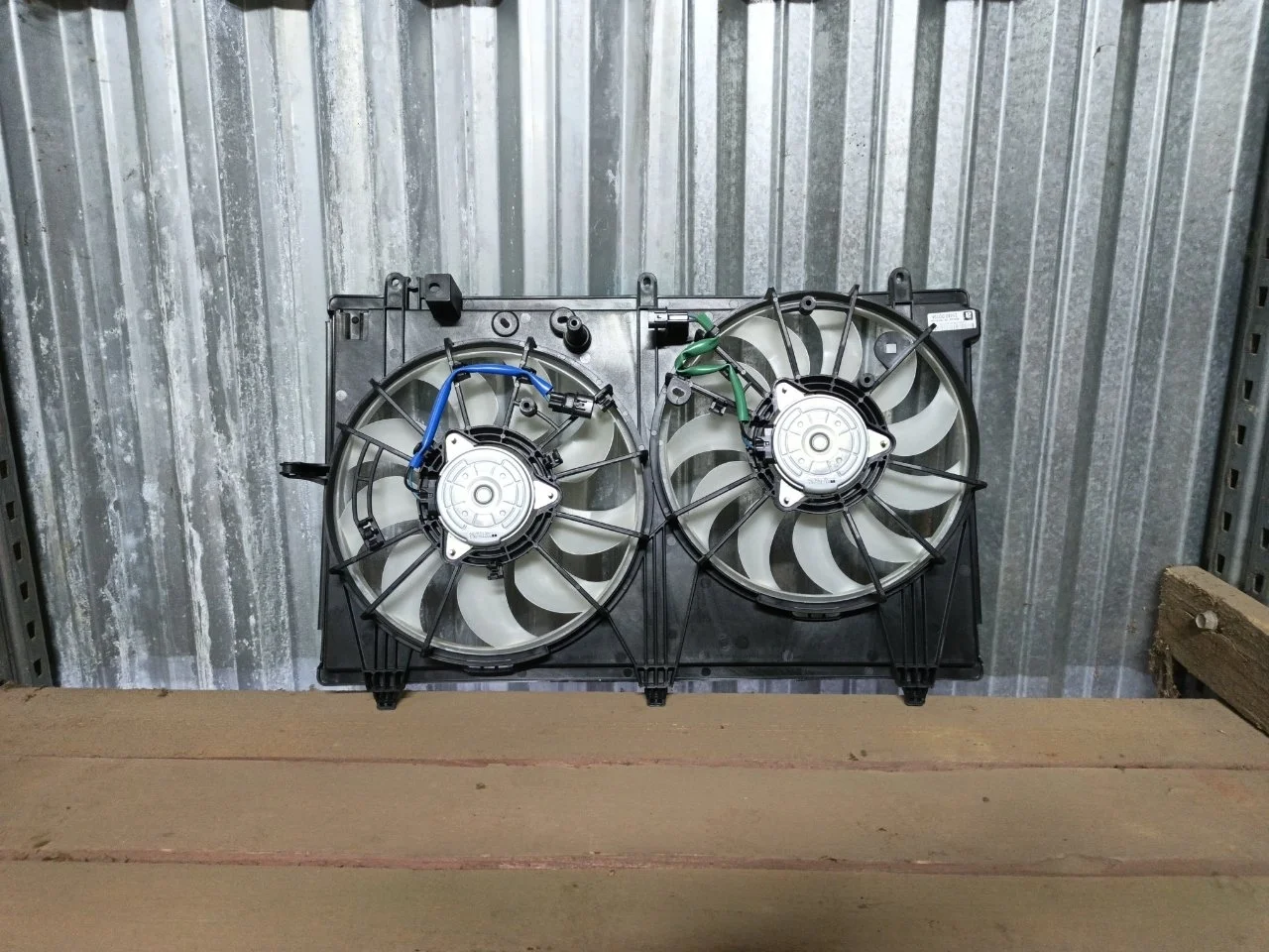 Диффузор вентиляторов в сборе Mitsubishi Outlander 3 2012-2015 1355A379