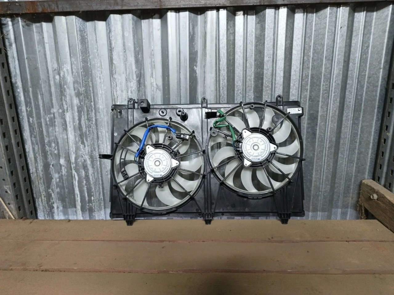 Диффузор вентиляторов в сборе Mitsubishi Outlander 3 2012-2015 1355A379