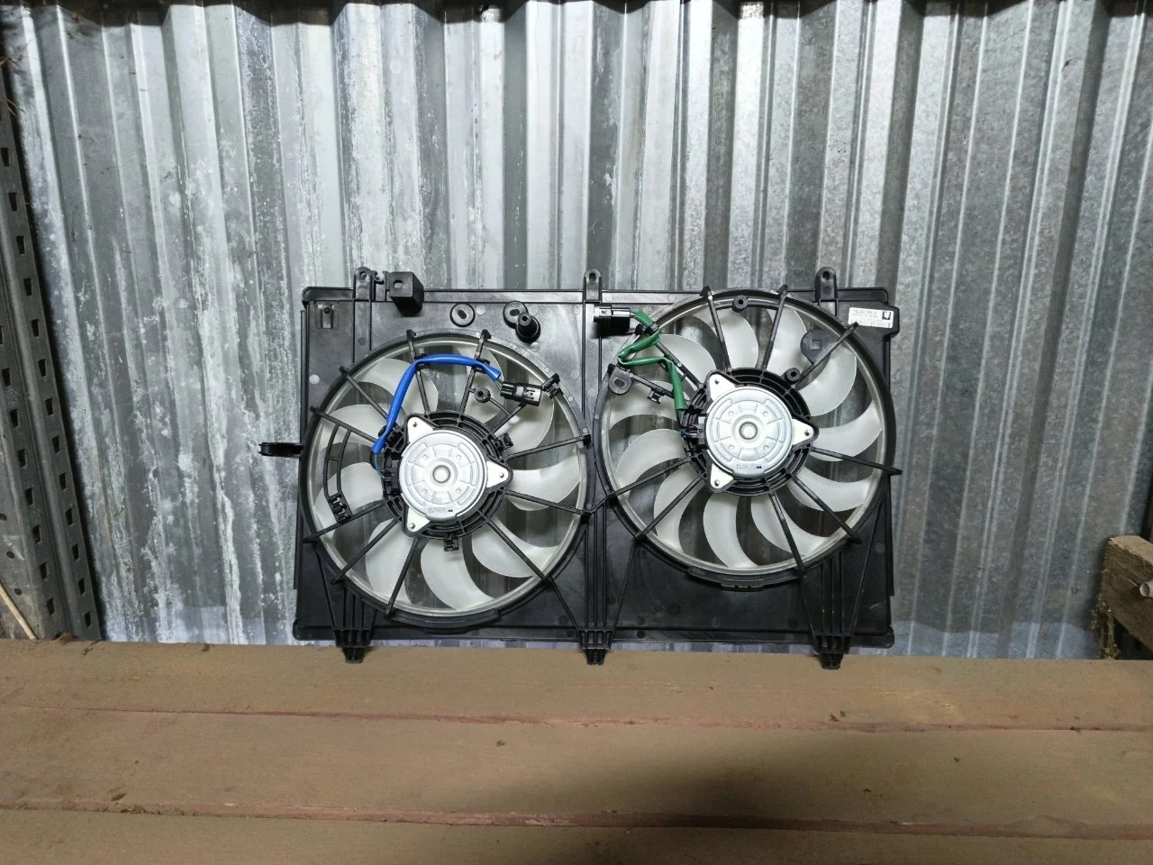 Диффузор вентиляторов в сборе Mitsubishi Outlander 3 2012-2015 1355A379