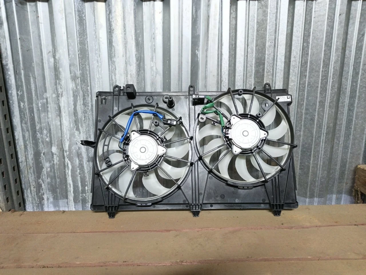 Диффузор вентиляторов в сборе Mitsubishi Outlander 3 2012-2015 1355A379