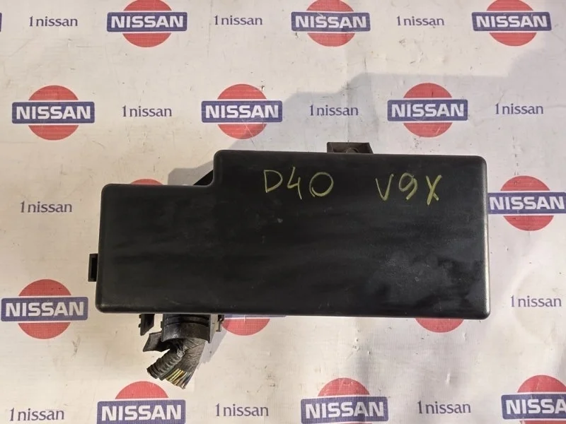 Блок предохранителей под капот Nissan Navara 2014 24382EB301 D40 V9X, передний