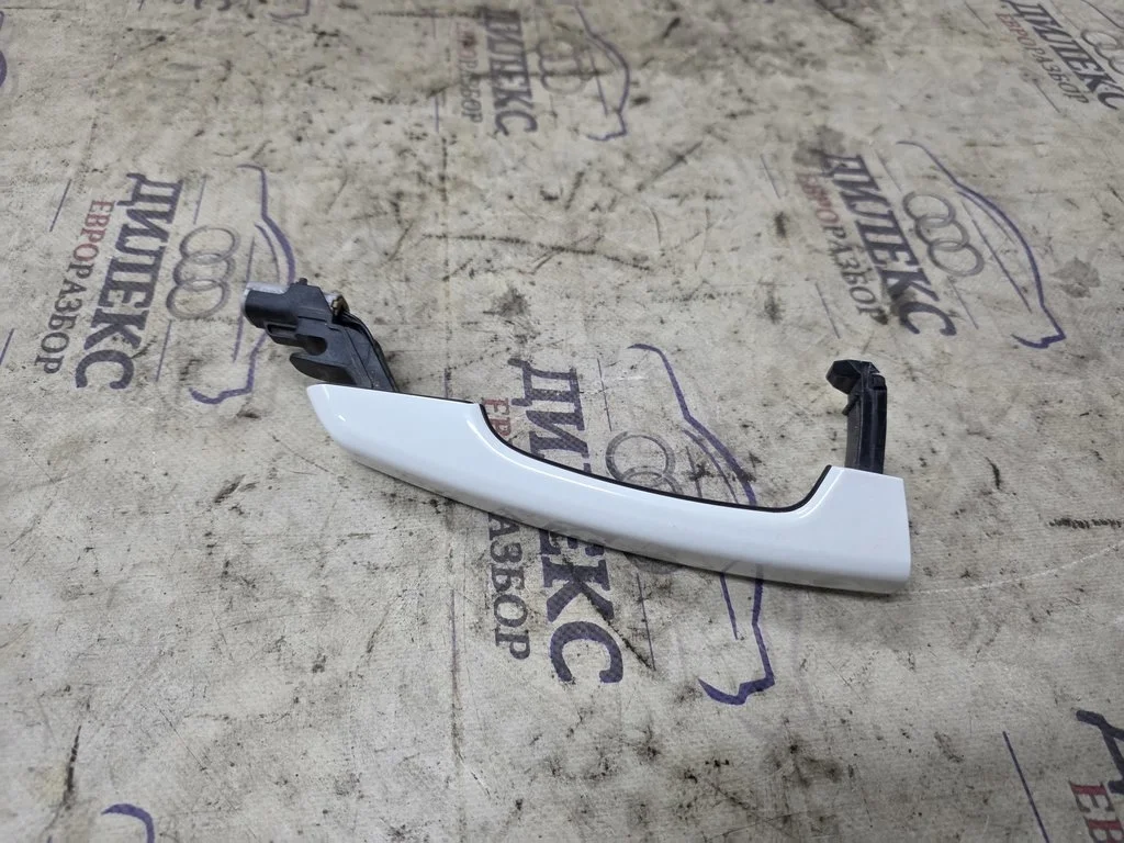 ручка двери наружная Land Rover Discovery Sport - -