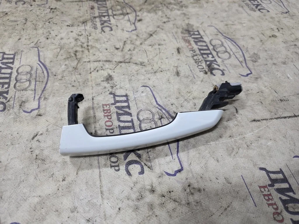 ручка двери наружная Land Rover Discovery Sport - -