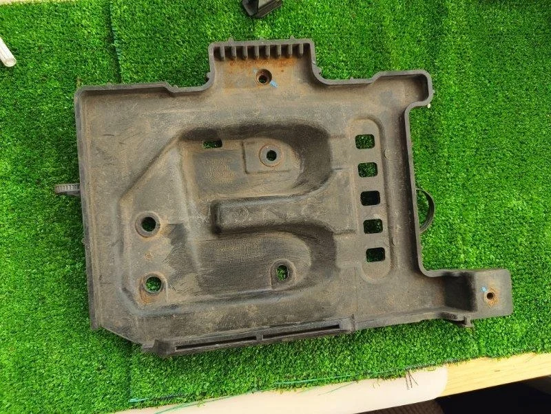 Площадка акб Kia Ceed 2006-2010