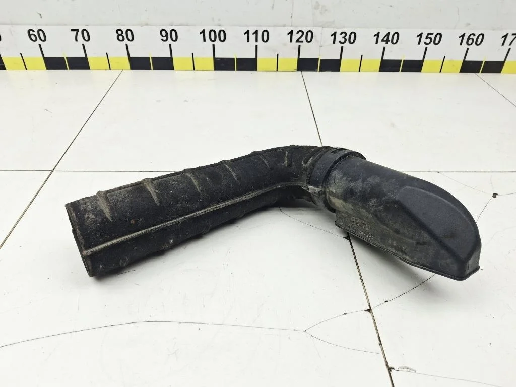 Воздухозаборник внутренний Kia Ceed 2 2015 JD