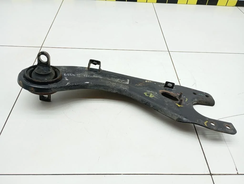 Рычаг задний продольный левый Kia Ceed 2 2015 JD