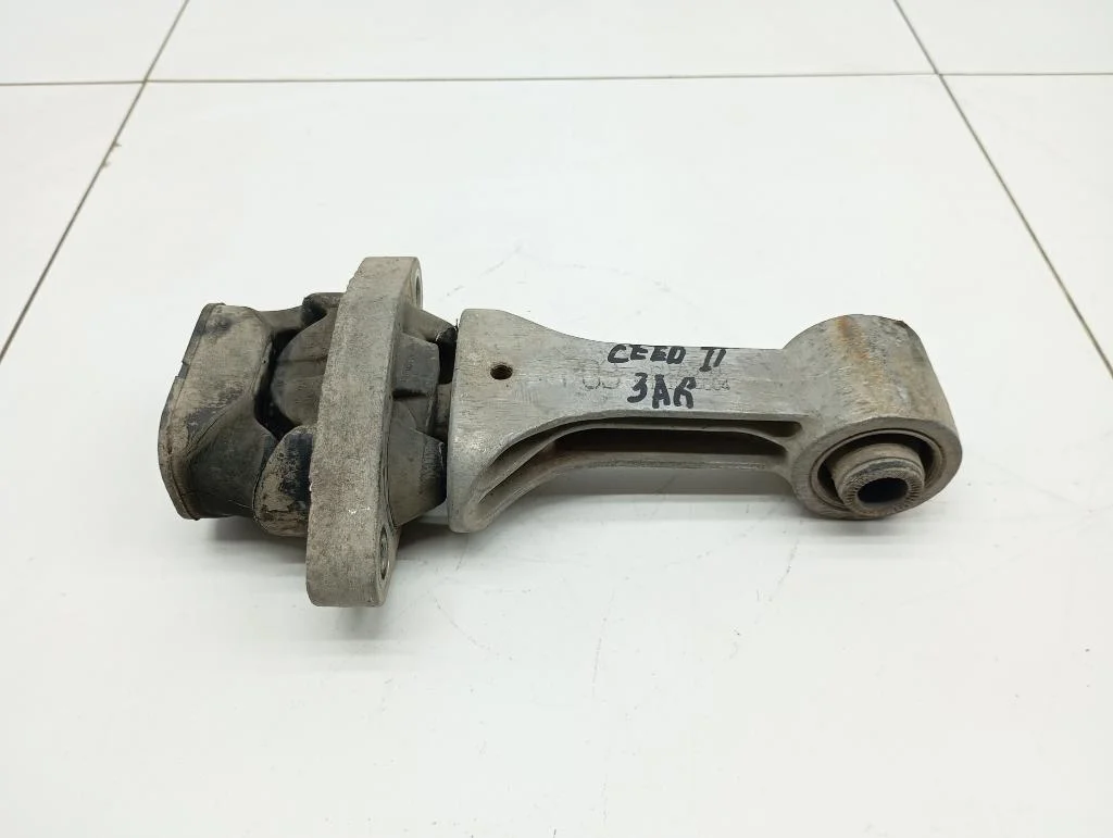 Опора двигателя задняя Kia Ceed 2 2015 JD