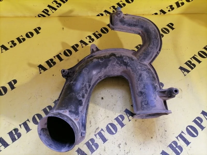 Патрубок воздушного фильтра RENAULT MEGANE 3 2009-2016 2009 8200923128 УНИВЕРСАЛ 1.5 K9K836 K9KJ836110 Л/С