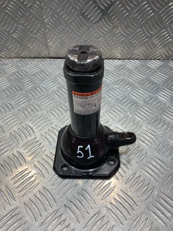 Домкрат TOYOTA Land Cruiser 2019 0911160122 URJ202 1VD-FTV 4.5