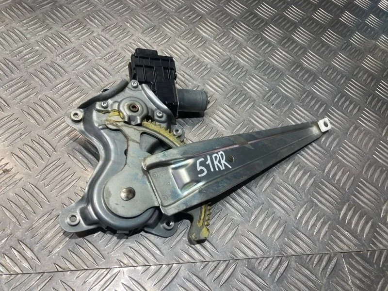 Стеклоподъемник электр. задний правый TOYOTA Land Cruiser 2019 8572060341 URJ202 1VD-FTV 4.5, задний правый