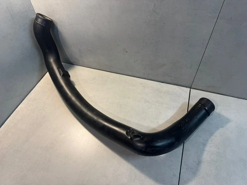 Патрубок интеркулера Volvo S60 1282865 B5244T3