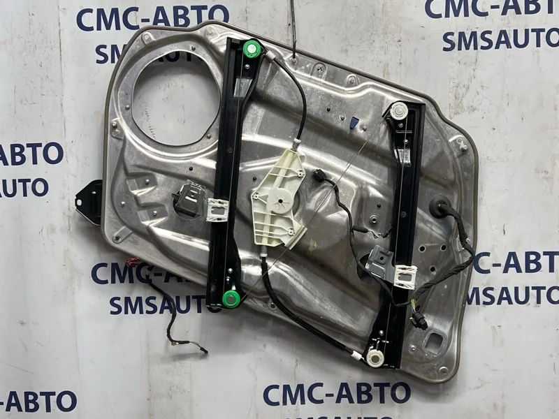 Стеклоподъемник Mercedes-Benz E-Class 2009 A2047202579 W212 272.952, передний правый