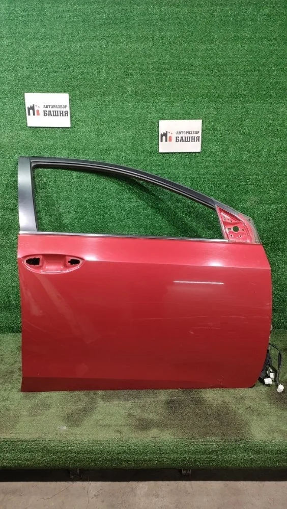 Дверь Toyota Corolla 2013 6700102390 180 1ZRFE, передняя правая