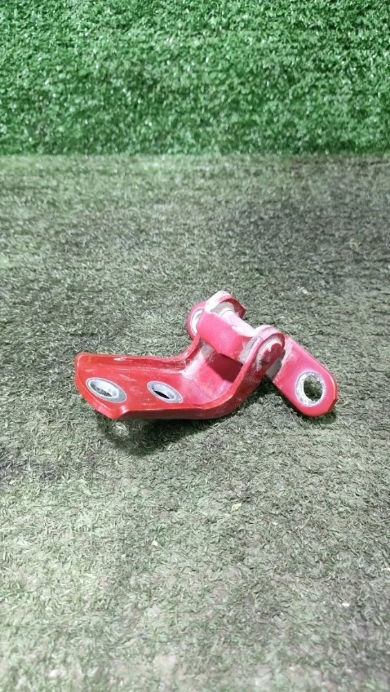 Петля двери Toyota Corolla 2013 6877052031 180 1ZRFE, задняя правая