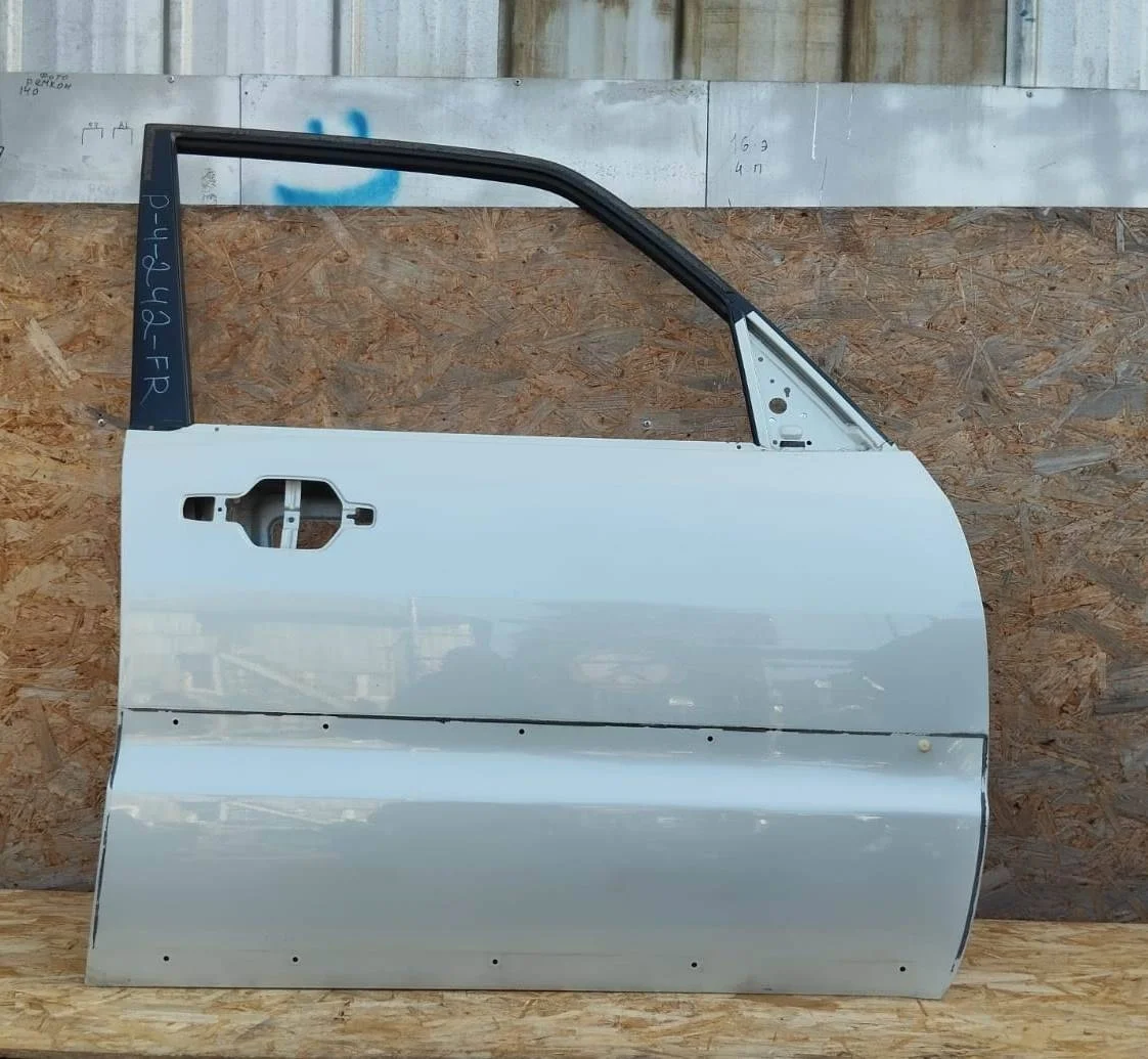 Дверь Mitsubishi Pajero 4 2007-2021гг. передняя правая