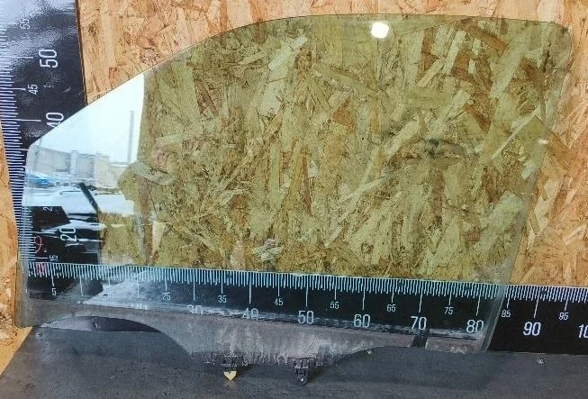 Стекло двери передней левой Nissan Pathfinder III рестайлинг (2010—2014) 2011 KAF - бежевый