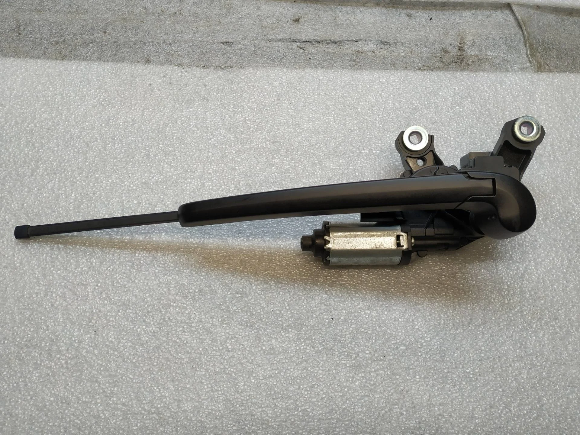 моторчик трапеции дворников (стеклоочистителя) Volkswagen Touareg 2 7P6