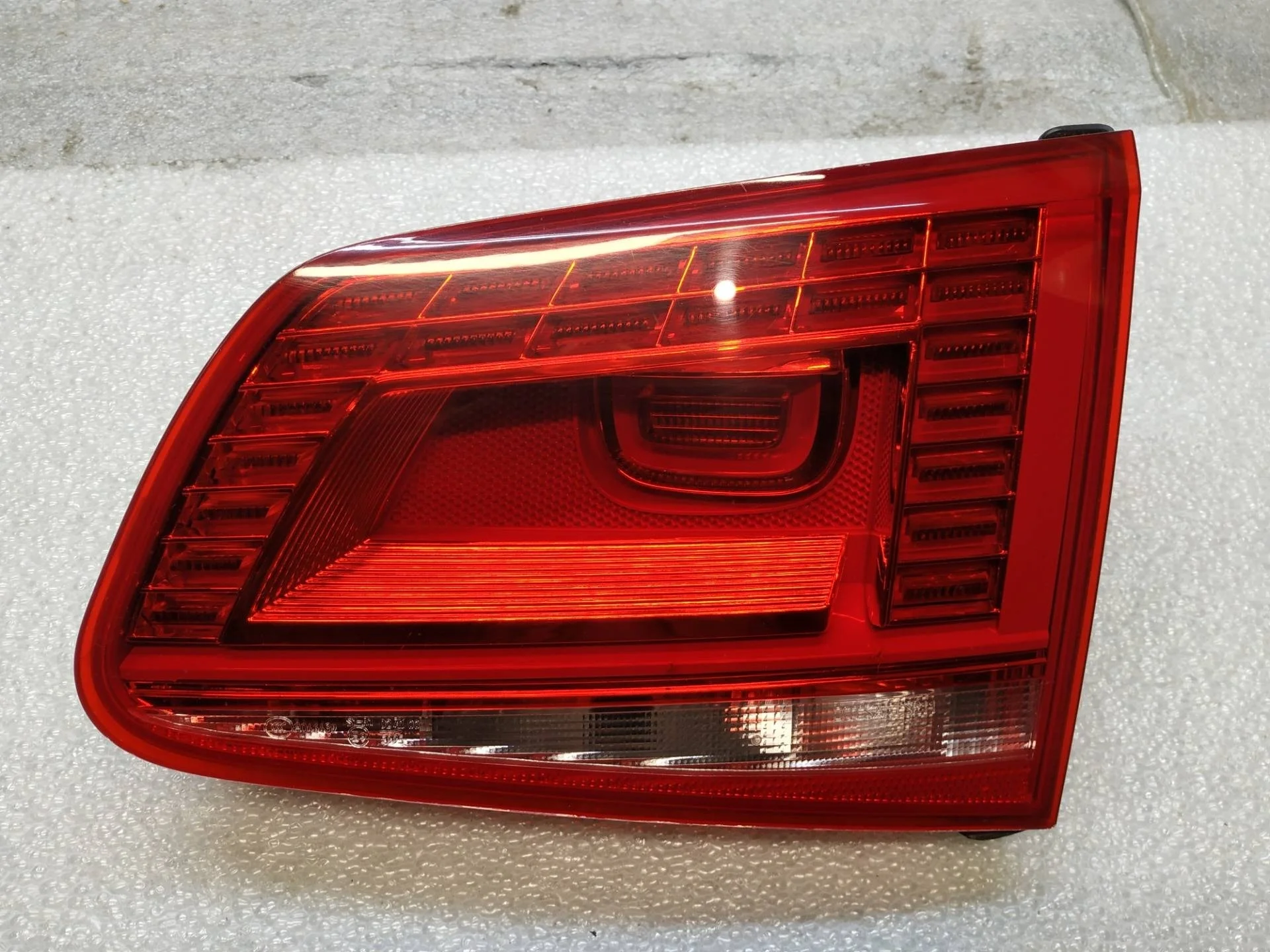 фонарь задний правый Volkswagen Touareg 2 7P6