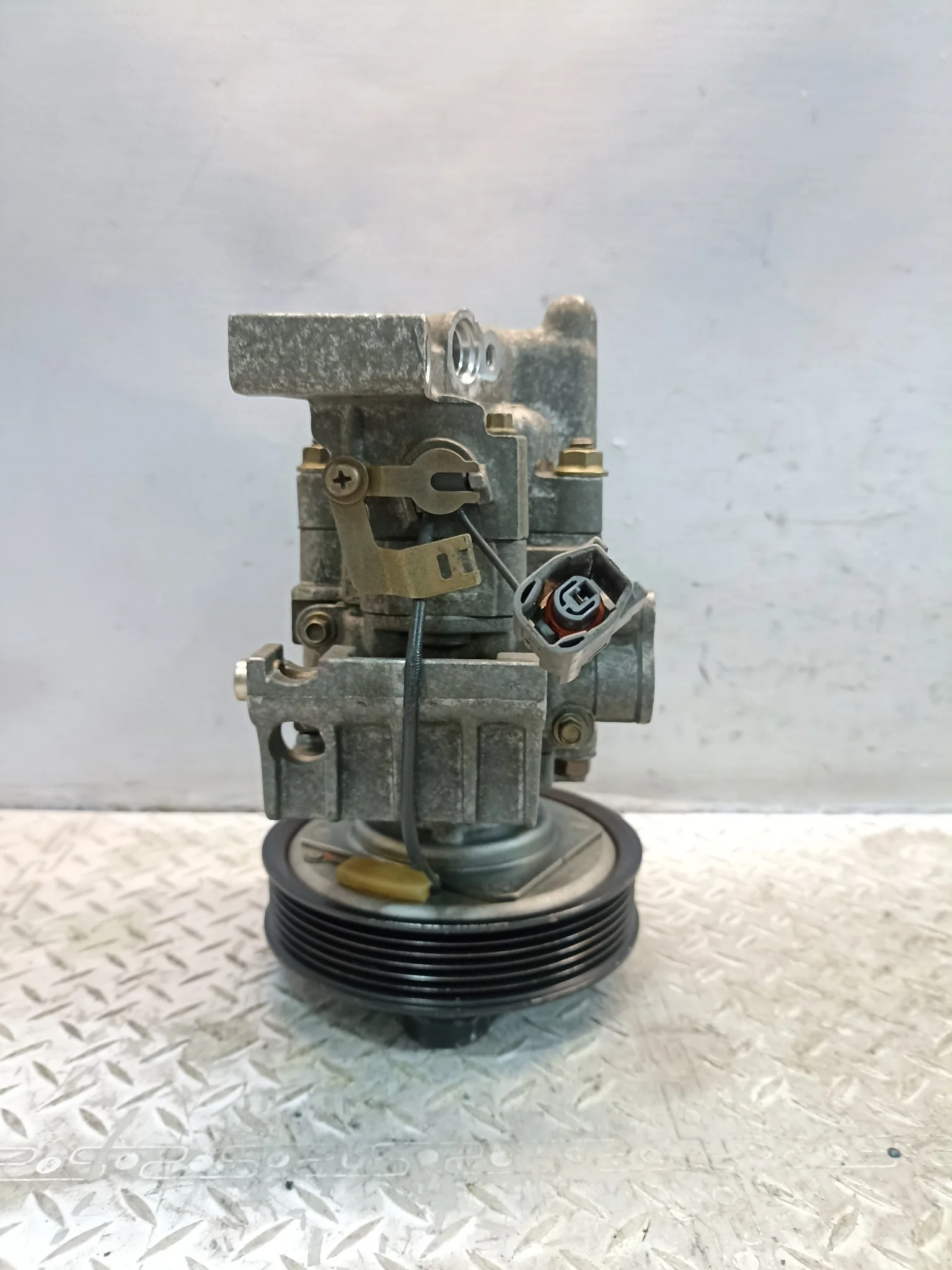 КОМПРЕССОР КОНДИЦИОНЕРА MAZDA GJ6A61K00A D3166