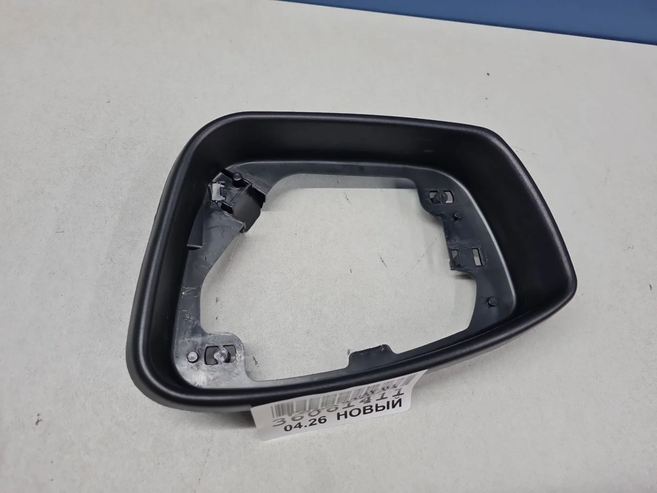 Рамка зеркала левого для Volkswagen Polo Sedan 2011-