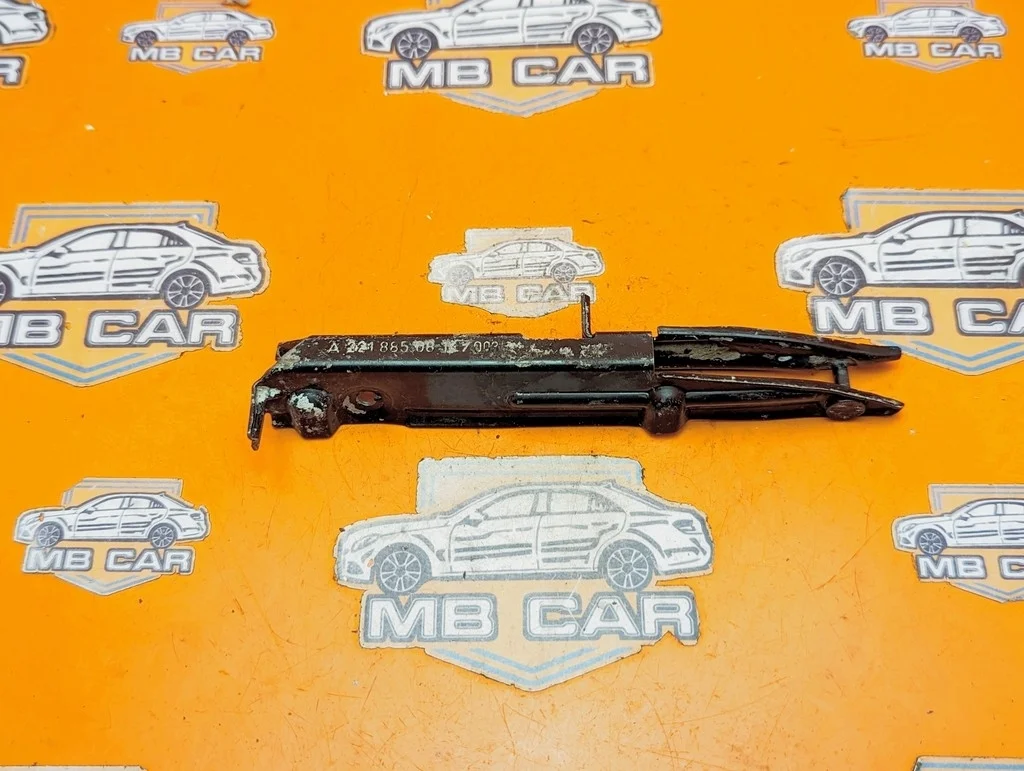 Кронштейн крепления бампера Mercedes-Benz