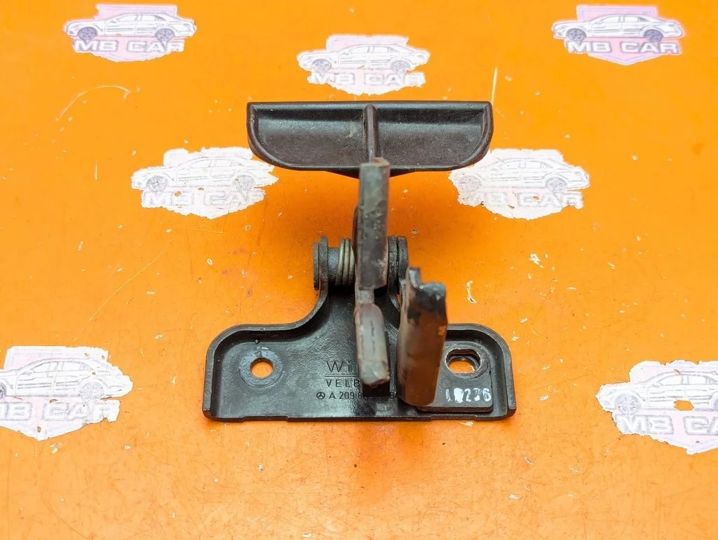 Замок капота Mercedes-Benz